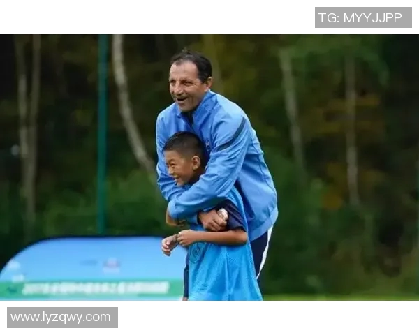 足球明星转会动态全解析精彩视频回顾与未来展望